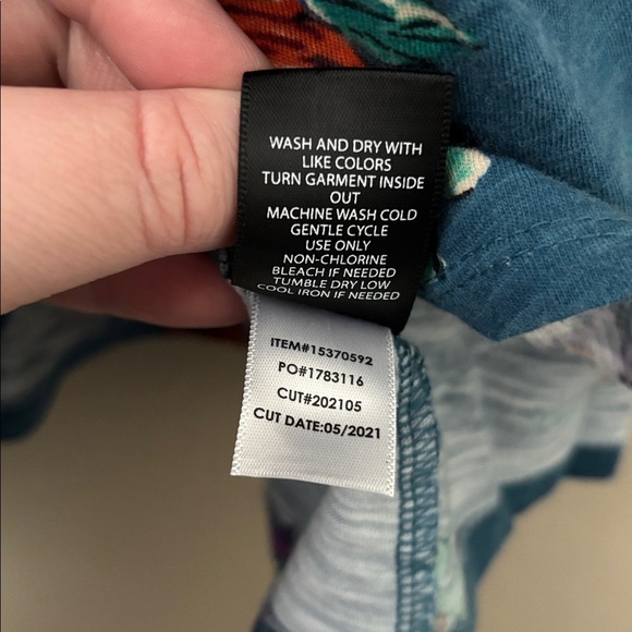 Torrid Scoop Neck Tiered Raglan Top Floral Blue Plus Size 3X - Picture 6 of 7